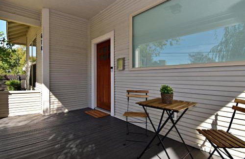 Private Hot Tub - Walk to Pearl - Pet Friendly 3BR - Foto 23