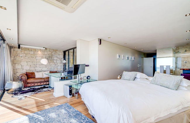 Multi-level Family Villa w Private Pool Views Lions Crest - Foto 17