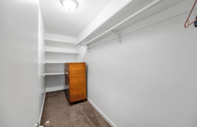 Longer Stay for Travelers Blocks from Hospital and Downtown Security Gates - Foto 11