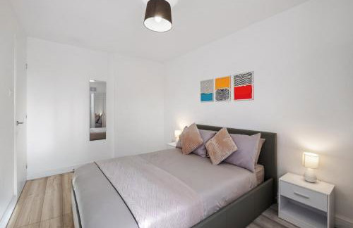 Stylish 1 Bed Apt 4 Min to Airport WiFi & Parking - Foto 3