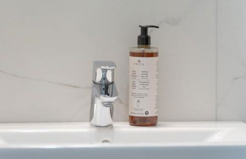 Lit Living - Luxury House - Box Spring - Parking - Exclusive Kitchen - Foto 17