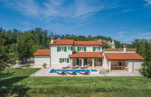 4 Bedroom Gorgeous Home In Pican - Photo 1