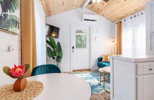 7 Le Soleil Retro Tiny House, Boat Parking, Mins to Lake Guntersville, City Harbor - Foto 18