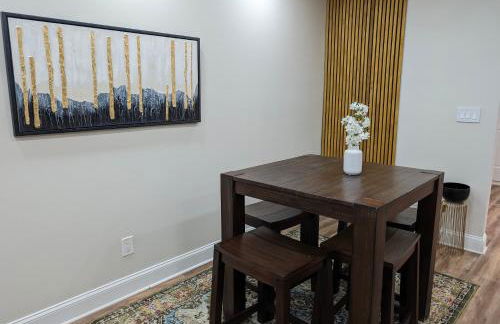 Modern Luxe Family & Groups Friendly Bungalow with Patio & Workspace - Foto 8