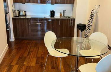 Modern Apt Cardiff City Centre - Prime Location - Foto 5