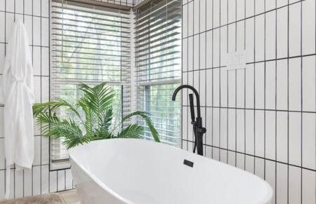 Cabin w hot tub & fire pit at The Woods Resort - Foto 21