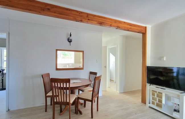 Lovely 2- Bedroom Unit with Free Parking - Photo 12