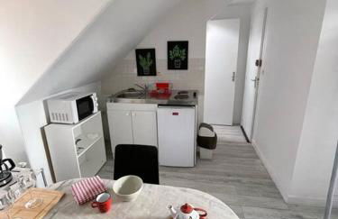 Le Cocon rouge - studio en plein centre historique - Photo 5