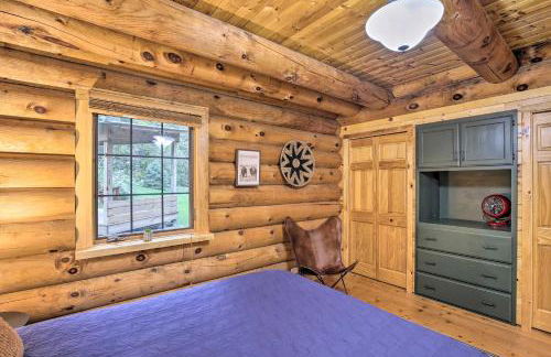 Splendid Family Cabin with Hot Tub and Grill! - Foto 22