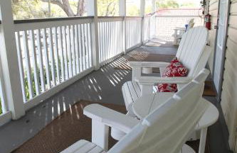 2 Bedroom Apt Overlooking Dunedin Town Square NO KIDS, NO PETS - Photo 1