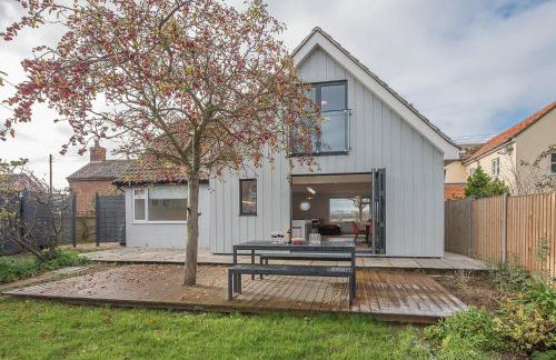 Chapel House, Alderton - Photo 27