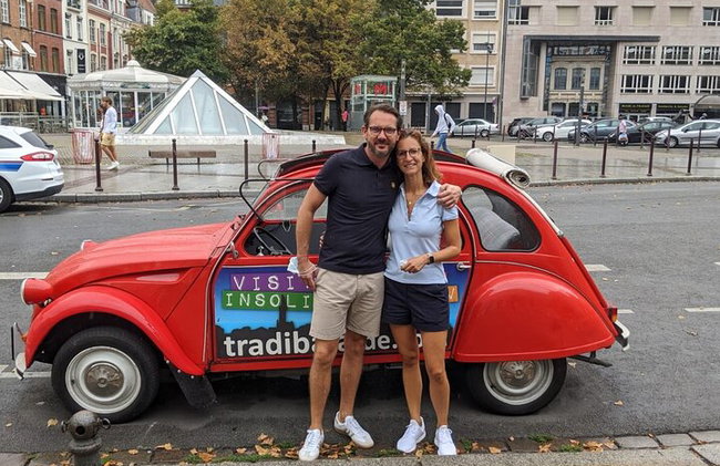 Excursão privada de 1 hora em Lille em conversível 2CV com degustação de produtos locais - Foto 3