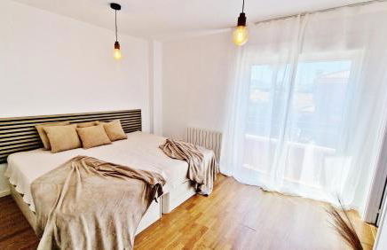 Velez Nazari VILLALOLA - Photo 24