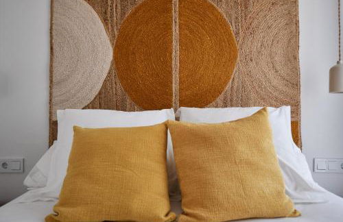 Slow Home Apartments - Photo 40