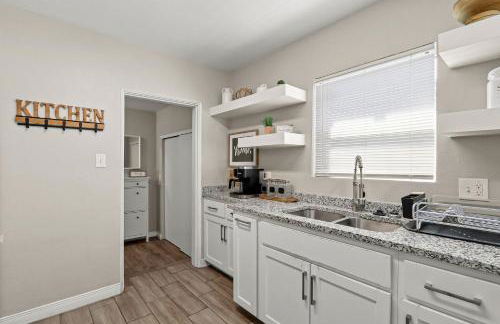 Renovated Stay, Parking, Near DT & Airport - Foto 10