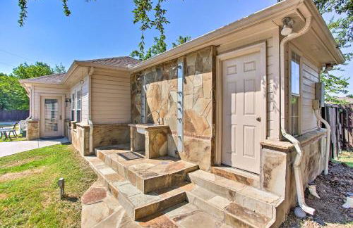 Pet-Friendly House with Pool about 3 Mi to Downtown - Photo 19