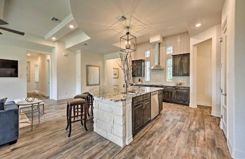 Cascada at Canyon Lake about 1 Mi to Wedding Venues! - Photo 11