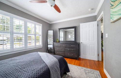 Massive 3 bedroom with large backyard - Foto 32