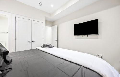 Sleeps 12 Downtown Entire home with rooftop - Foto 73