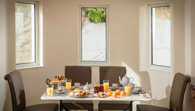 Coin salon dans le hall