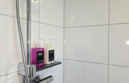 HAPPY HOMES FUN - Dein Erlebnis-Apartment für Gamer, Helden & große Kinder - Parkplatz - PS5 - WLAN - Foto 22