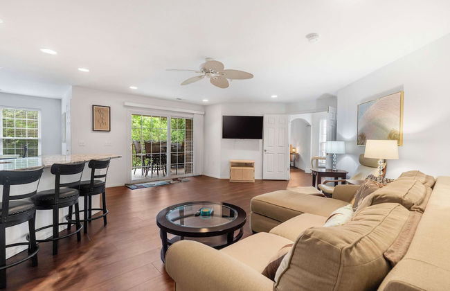 Lake Hideaway Waterfront Condo w/ Resort Perks! - Photo 12