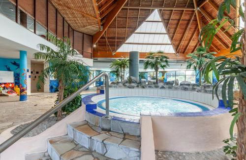 Cottage avec Parking gratuit - piscine et jeux - Foto 29