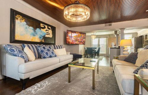 Spacious Dallas 2BR Condo Resort-Style Pool - Foto 6