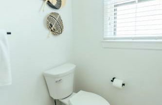 Cozy Family-Friendly home w/ fenced-in backyard - Foto 35