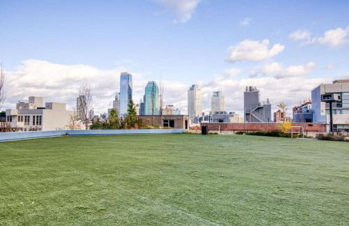 Blueground LIC pool wd nr Gantry Park NYC-1845 - Foto 24