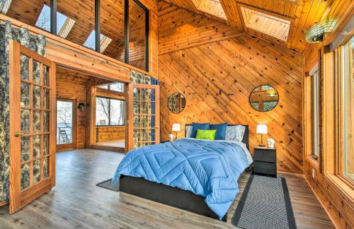 Lakefront Applegate Retreat w/ Private Beach! - Photo 16