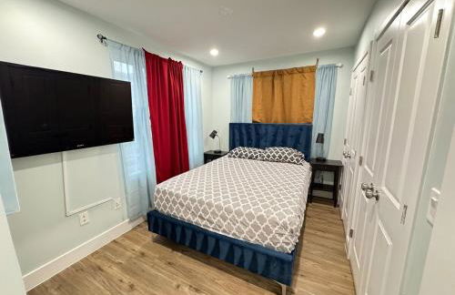 Beautiful Cozy Home in DC with Easy Parking - Photo 14