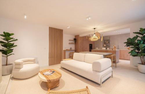 Stylish & Spacious Flat near the Beach by HostWise - Photo 1