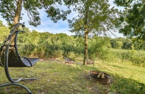 Historic Clark Cabin with Deck and Fishing Pond Access - Foto 29