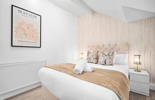 Stylish Five Bedroom House - Parking - Terrace - Fast Wi-Fi 974P - Foto 57