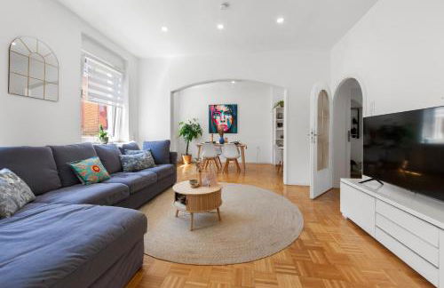 Stay COZY - TOP LAGE - Kingsize Betten - Parkplatz - Balkon - Netflix - Foto 5