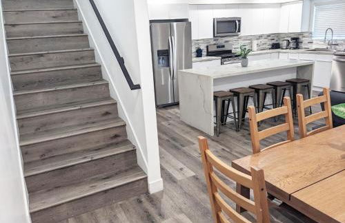 Wonderful 3 Bedroom Home Perfect for Getaway - Photo 31