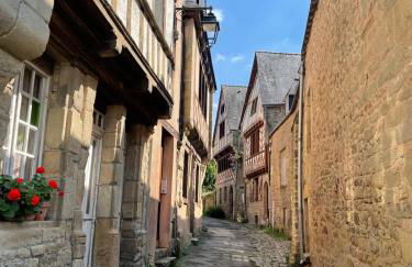 EXCEPTIONNEL Très beau T2 sur le Port de ST Goustan- Vue sur le Port! - Foto 21