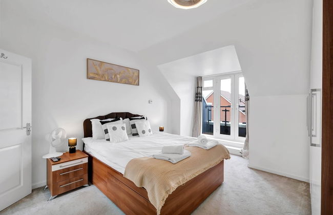 3 Bedroom and 2 Bath House with Balcony - Foto 1