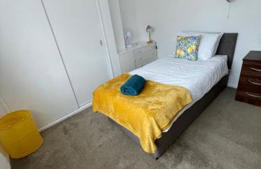 Wardown Place - Spacious 3 Bed House available for short term or long term Rental - Foto 15