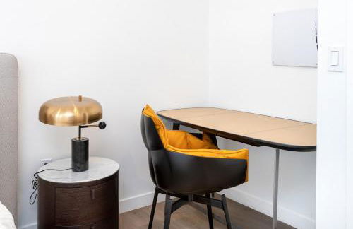 Modern and Chic 2BR Gem with Luxe Finishes, Parking - Foto 19