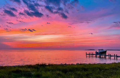 Bayfront Gem with Amazing Water Views and Pond! - Foto 40