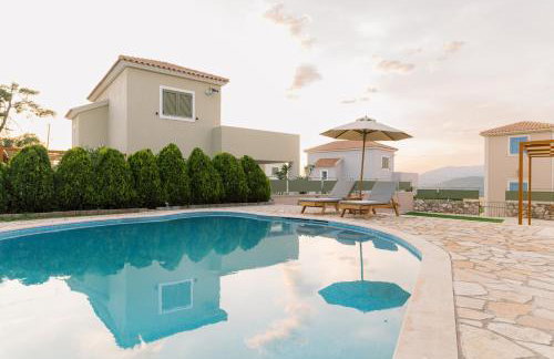 Vasilopoulos Residences - Villa Anthia with jaccuzzi & Villa Emelia with shared pool - Foto 1