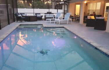 Spacious 4BR Retreat with Heated Pool & Spa home - Foto 5