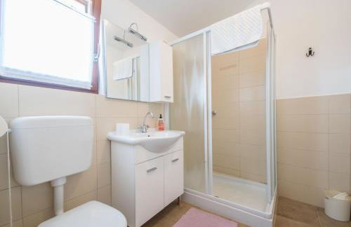 Villa Sandi, mediterranean Villa with pool and jacuzzi - Foto 5