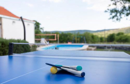 Serene Retreat Holiday Home With Pool - Foto 15