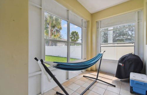 Tampa Private Large House, Game Room & Backyard - Sleeps 12, 4bdr, 3bth, Quiet Community, Near Everything in Tampa & St Pete - Foto 74