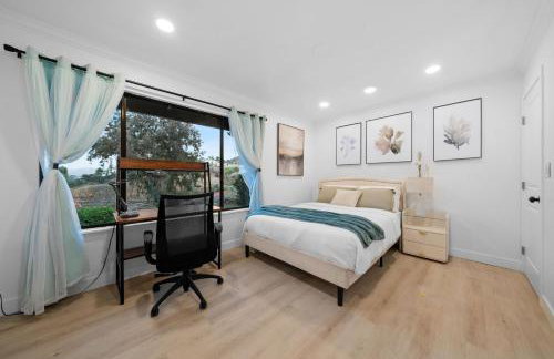 Entire Private Home with 4 Bedrooms 3 Bathrooms, Big Yard, View, , King Bed, 10 Parking, Available Now - Foto 13