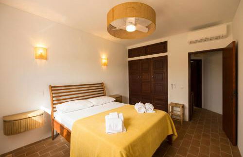 Cozy Beach Apartment W/ Sea View, Free Parking & AC - Foto 2