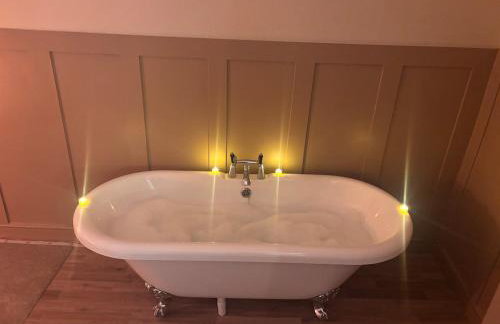 Historic Brontë Cottage Log Burner & Roll-Top Bath - Foto 40